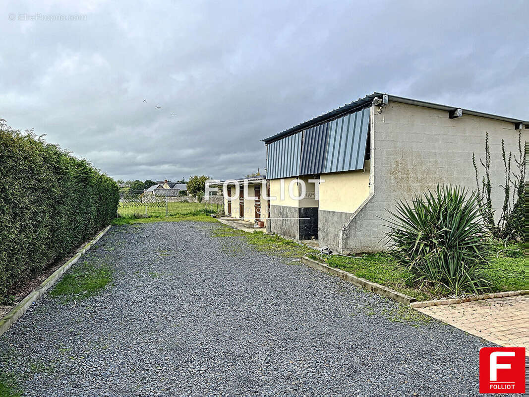 Terrain à LE MOLAY-LITTRY