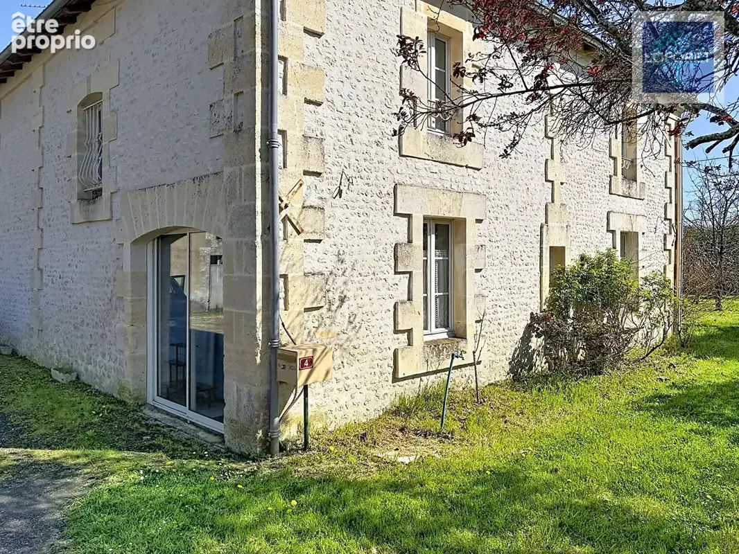 Propriété de caractère en pierre de 296 m² au coeur d'un écrin de verdure - photo 3