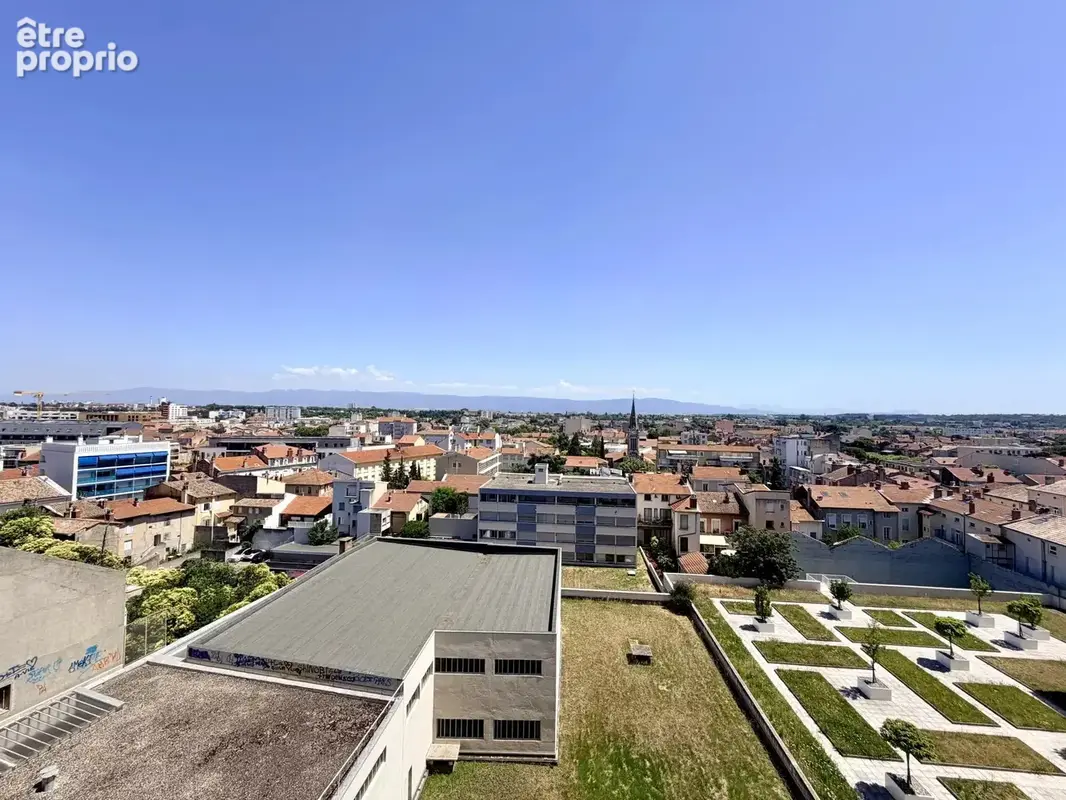 Valence centre — t3 de 91 m² — étage élevé — vue dégagée — 2 terrasses — parking - photo 10