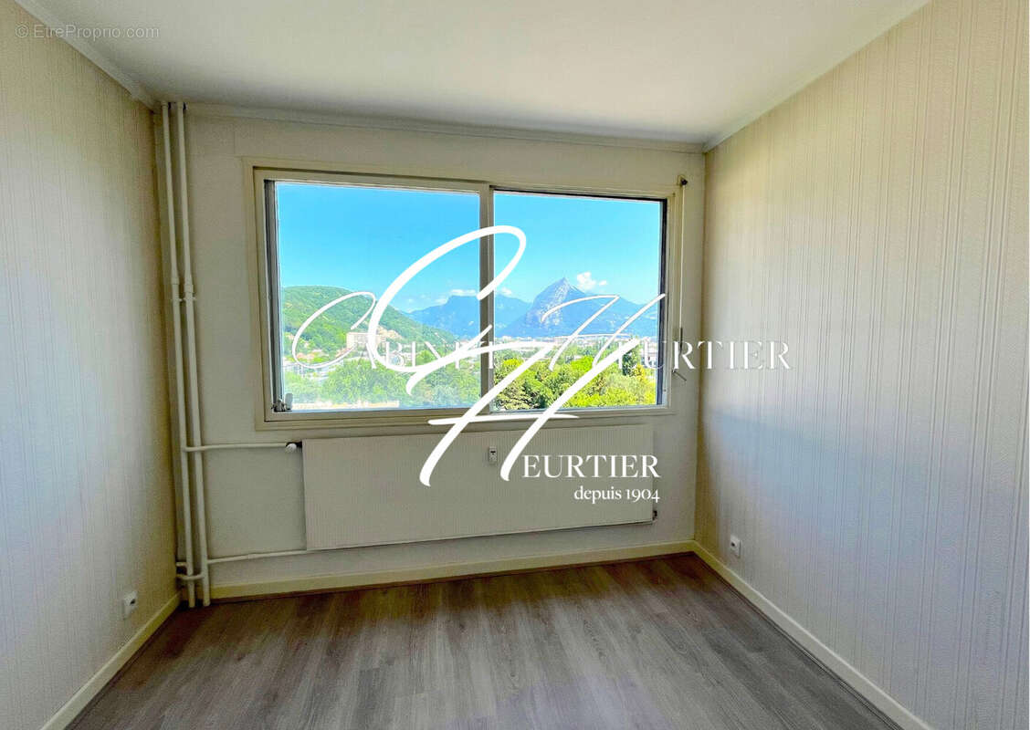 Appartement à SEYSSINET-PARISET