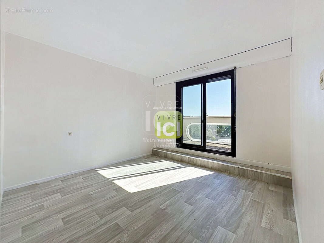 Appartement T4 avec vue panoramique sur Saint-Pierre - Cholet - photo 10