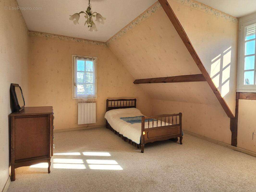 Maison à LONGUEIL-SAINTE-MARIE