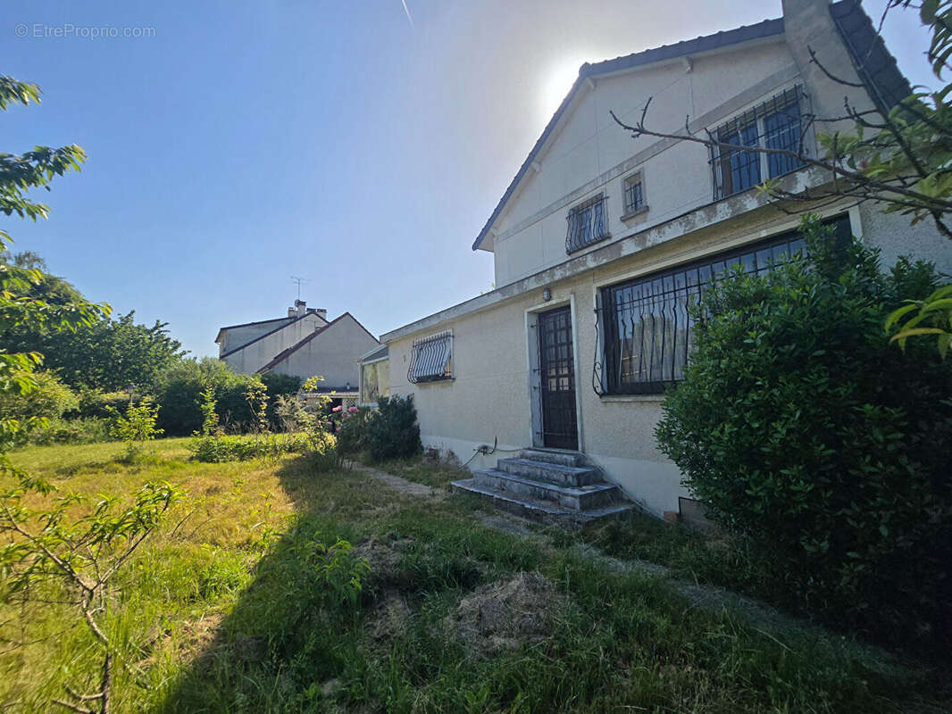 Maison à OZOIR-LA-FERRIERE