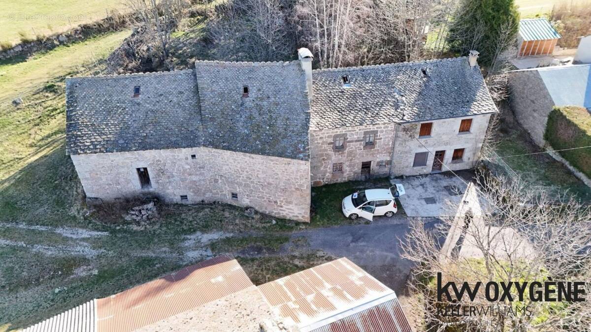 Maison à RIEUTORT-DE-RANDON