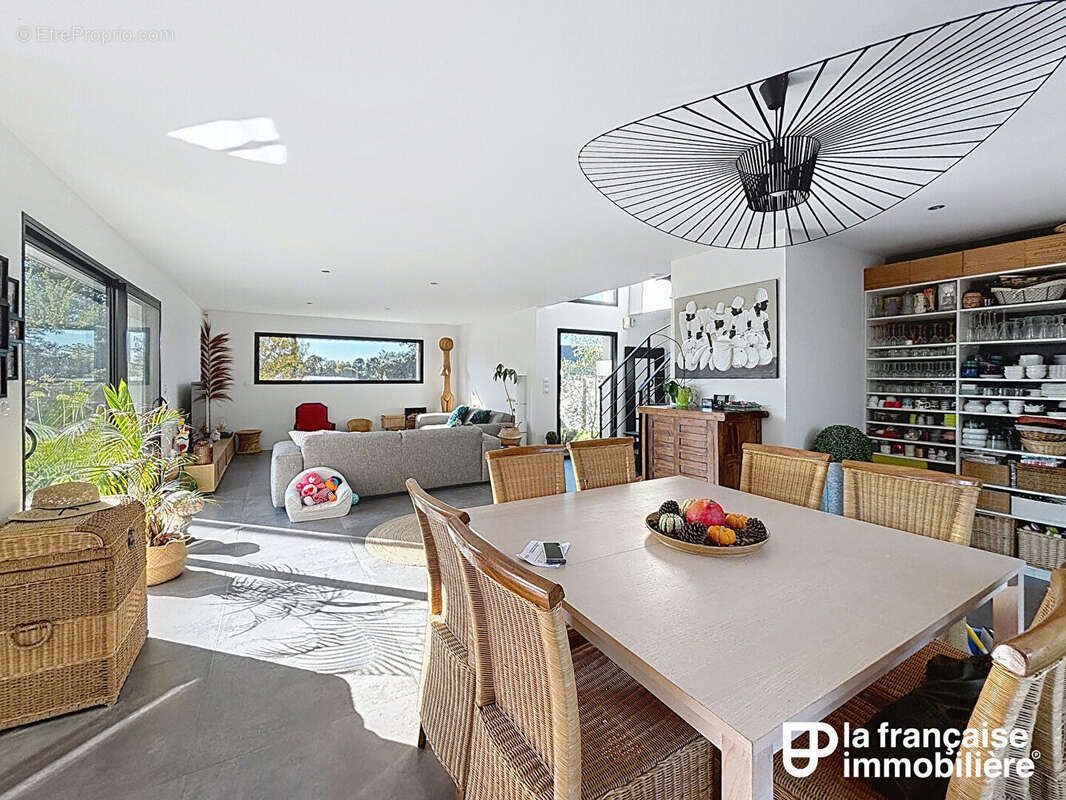 Maison à VERN-SUR-SEICHE