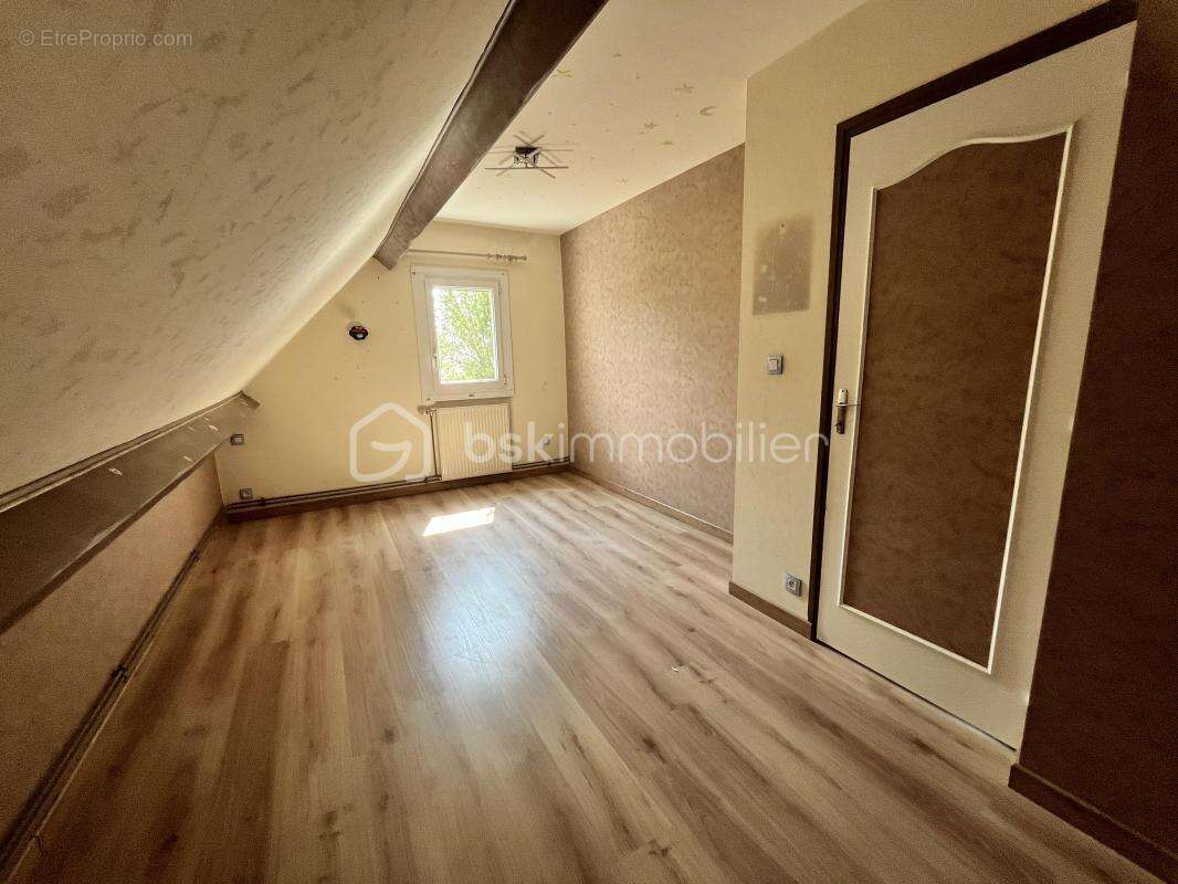 Propriété familiale de 156m² avec piscine, dépendances et vue dégagée sur la forêt des Bertranges - photo 22