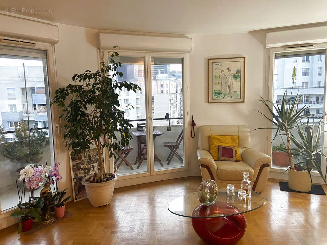 Appartement à COURBEVOIE