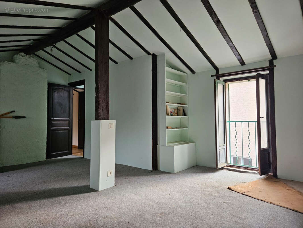 Maison à BERRE-LES-ALPES