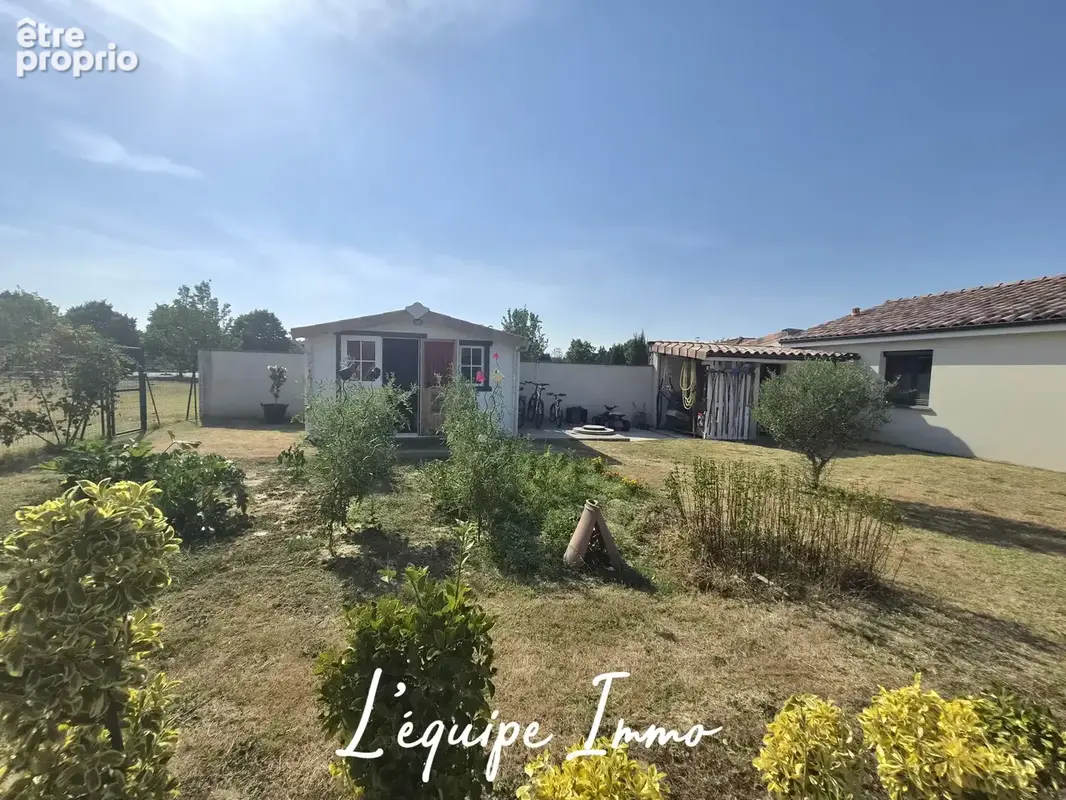 Villa récente de plain-pied comprenant 3 chambres avec piscine chauffée et T2 indépendant - photo 18