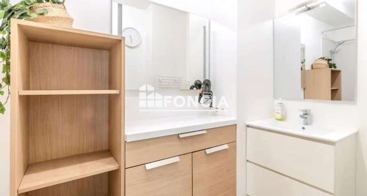 Appartement à FRESNES