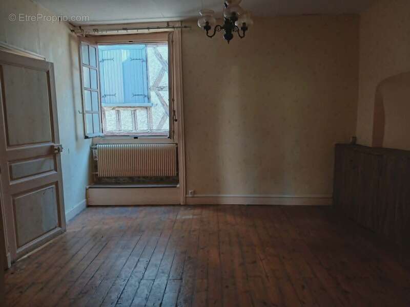 Appartement à THIERS