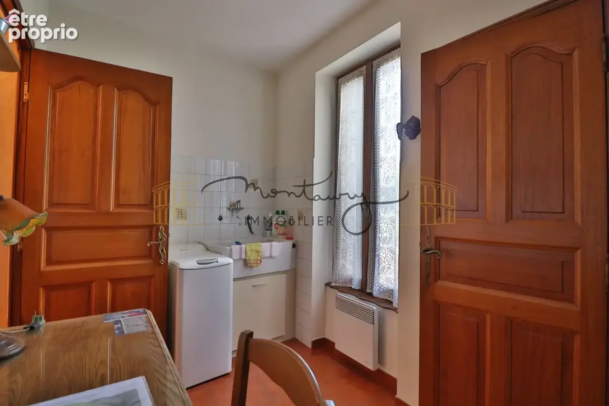 Milhaud   maison de charme avec jardin et 80 m2 de dépendances attenantes - photo 4