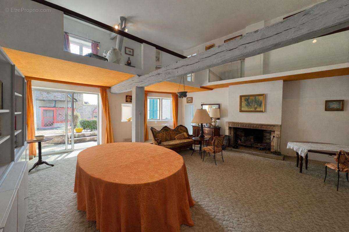 Maison à MAGNY-COURS