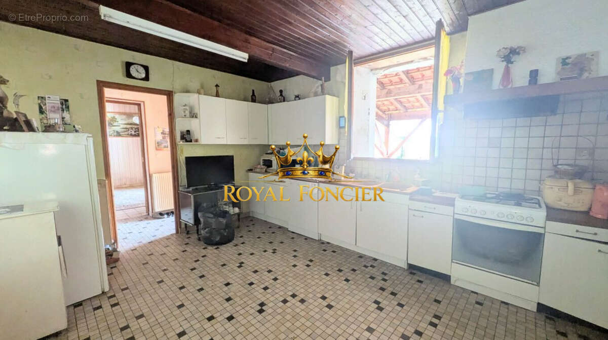 Maison 83 m² à Saint-Genest-D'ambiere  - photo 5