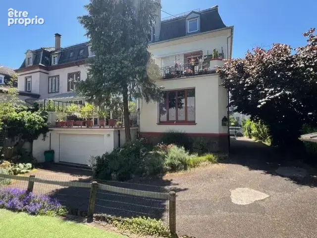 Mulhouse bas Rebberg Maison bourgeoise de 385 m2 sur 3 niveaux 12 pièces 9 chambres sur 5.10 ares de terrain. - photo 9