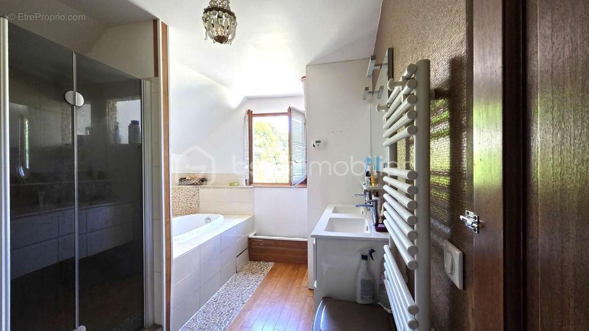 ALBY-SUR-CHÉRAN - Maison individuelle 140 m² -  4 chambres - Garage - photo 10