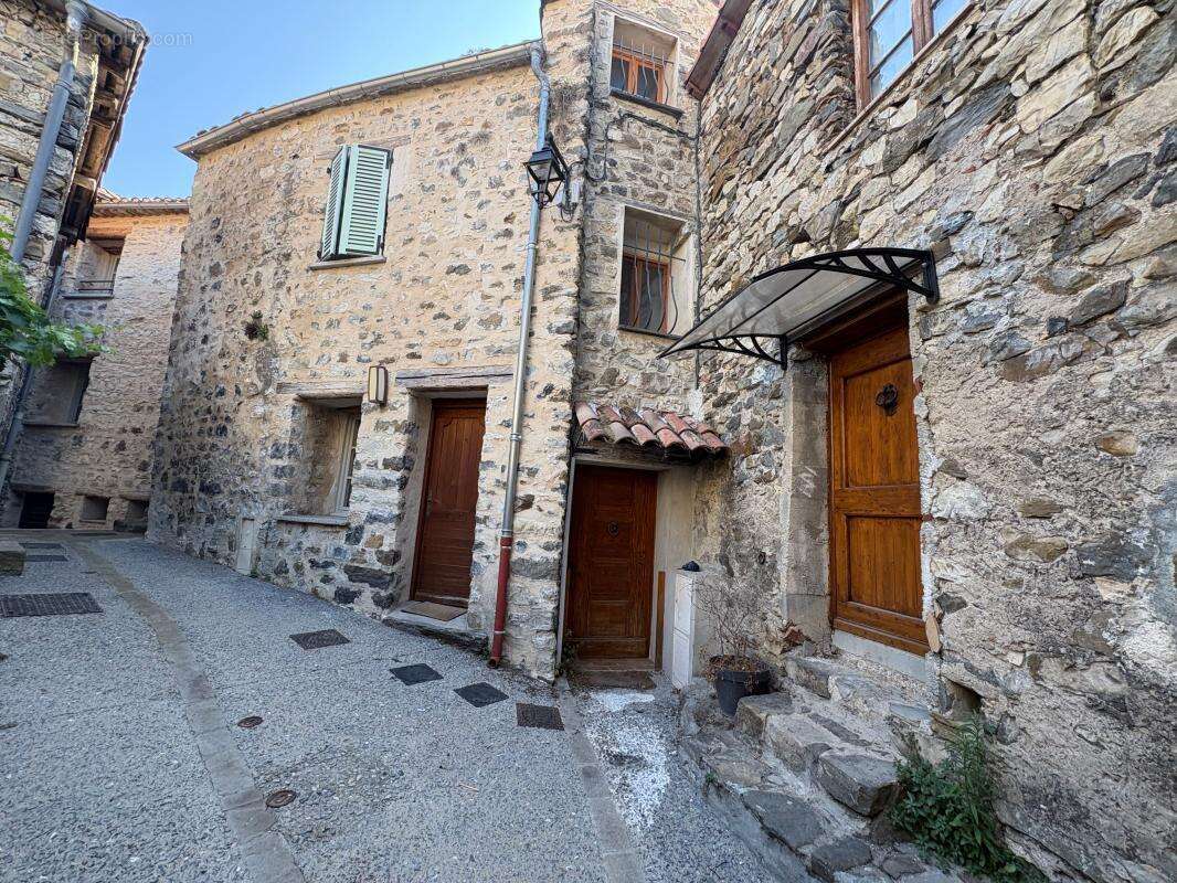 Maison à SAINT-SAUVEUR-SUR-TINEE