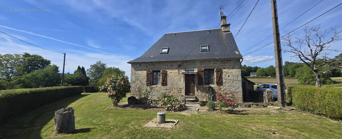 Maison à SAINT-MARTIN-LA-MEANNE