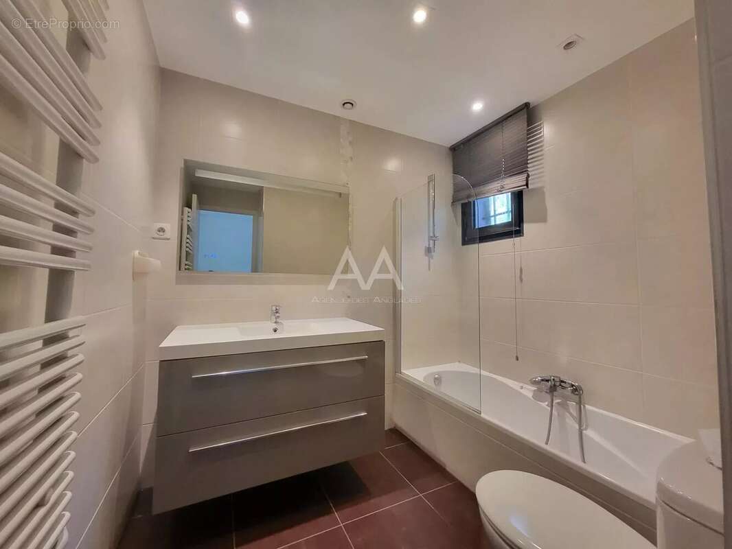 Maison à VILLENEUVE-LOUBET