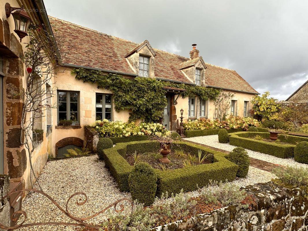 Maison à LE GUE-DE-LA-CHAINE