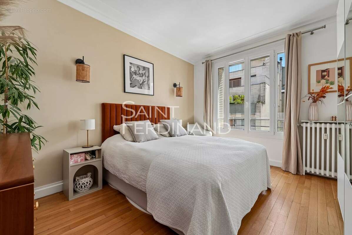 Appartement à NEUILLY-SUR-SEINE