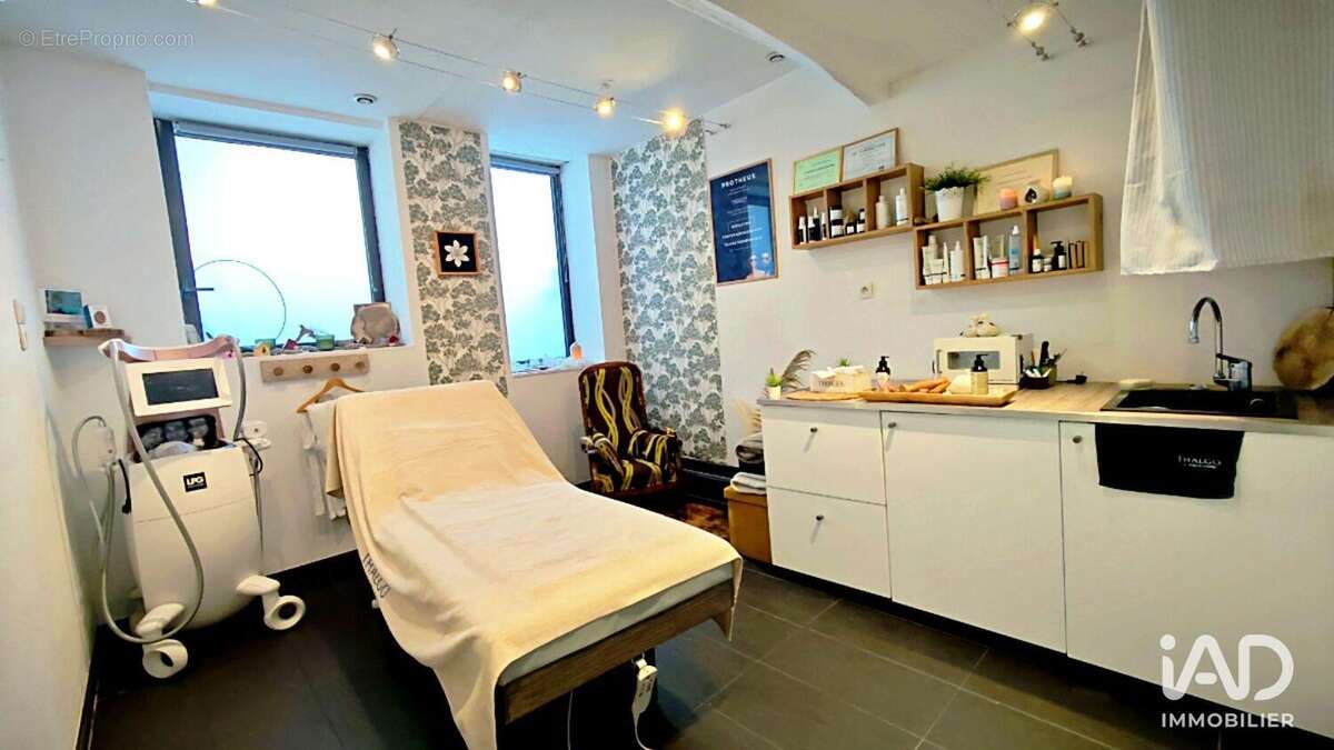 Photo 4 - Commerce à VENERQUE