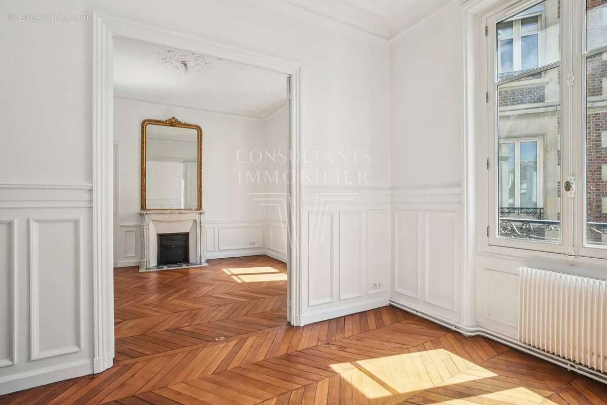 Appartement à PARIS-6E
