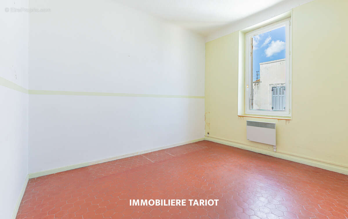 Appartement à MARSEILLE-4E