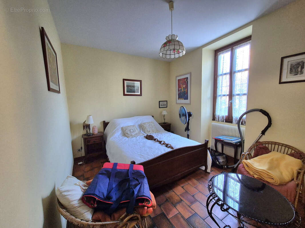 Maison à LEZAN