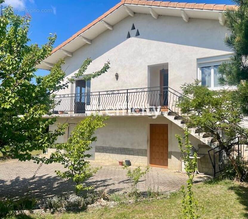 Maison à SALAISE-SUR-SANNE