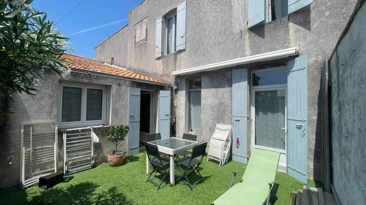 Maison à BOURCEFRANC-LE-CHAPUS