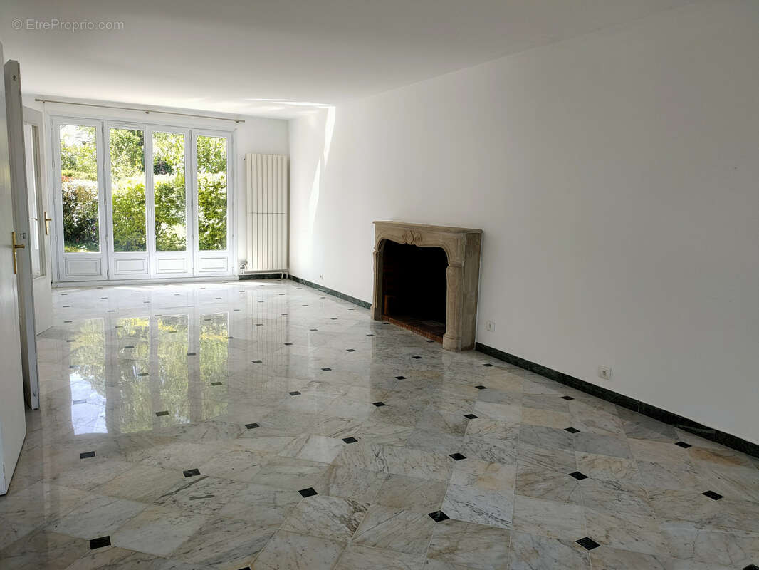 Maison à SAINT-REMY-LES-CHEVREUSE