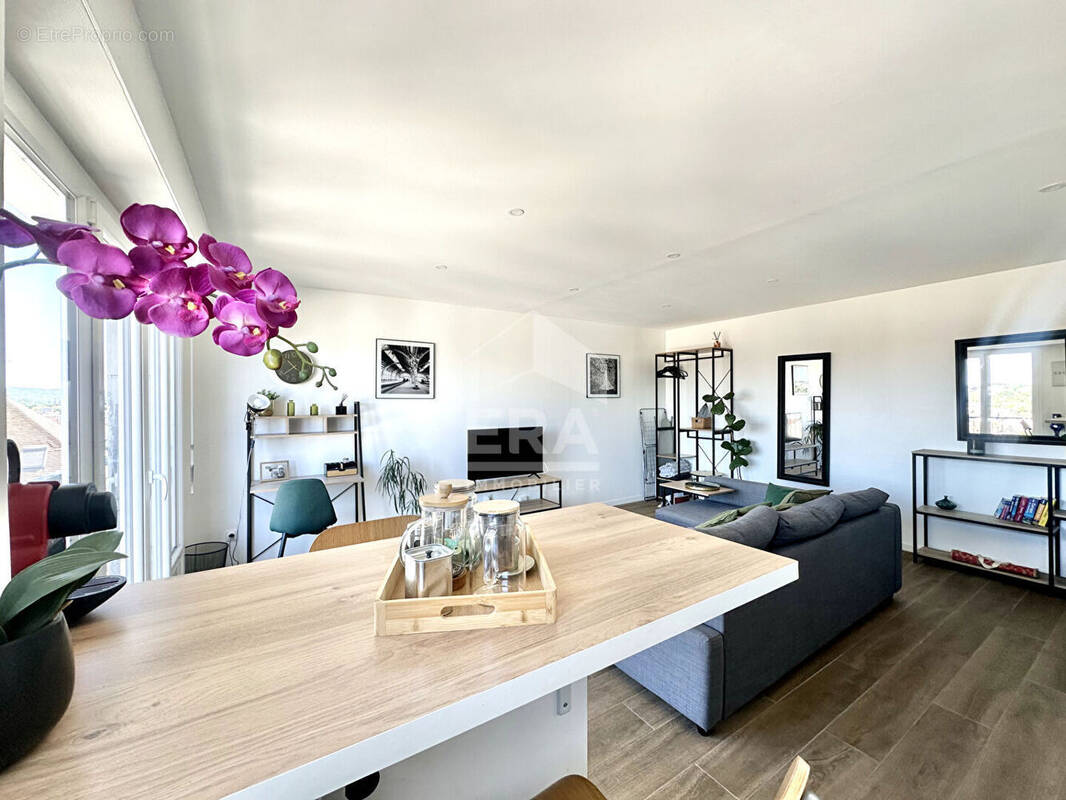 Appartement à SARTROUVILLE