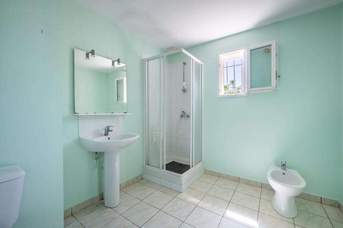 SEPTEUIL : Maison plain pied de 126m2 Habitables - 5 chambres - - photo 11