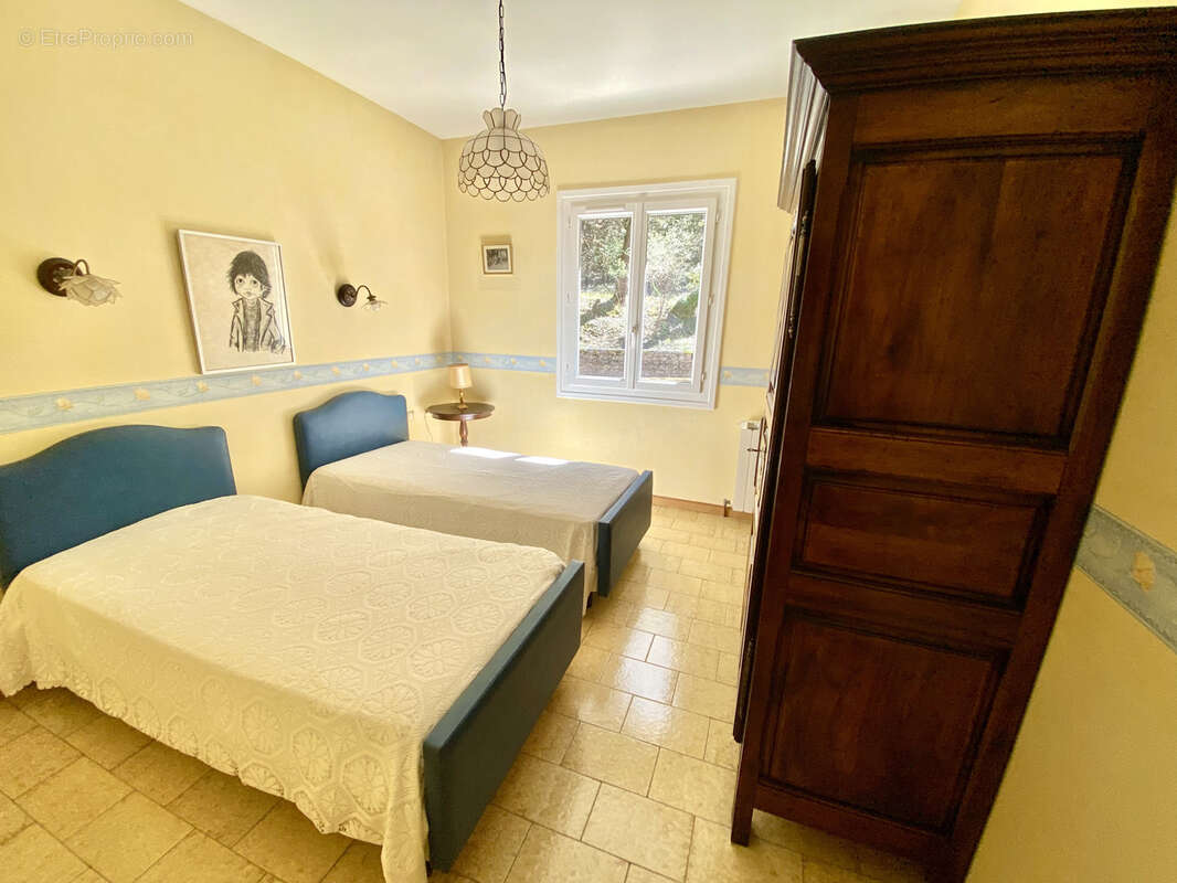 Maison à MONTELIMAR