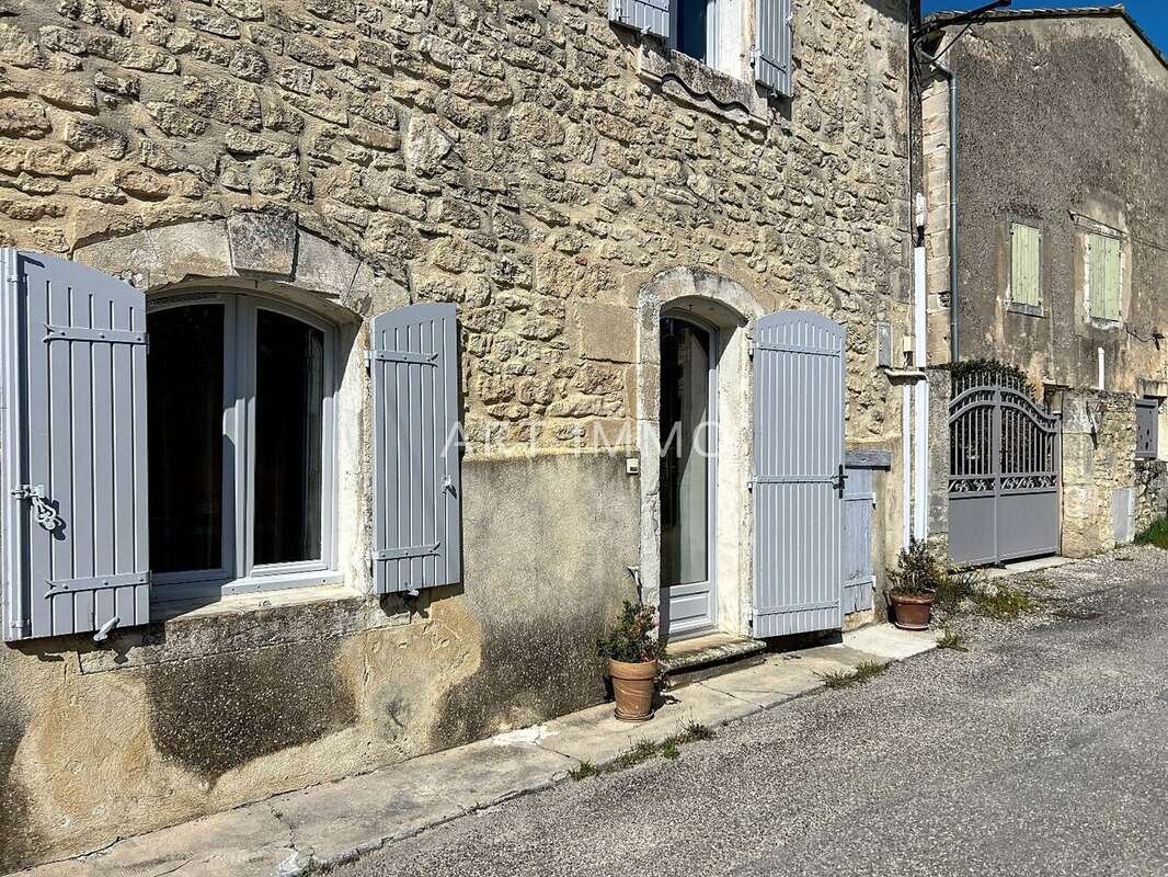 Maison à GORDES
