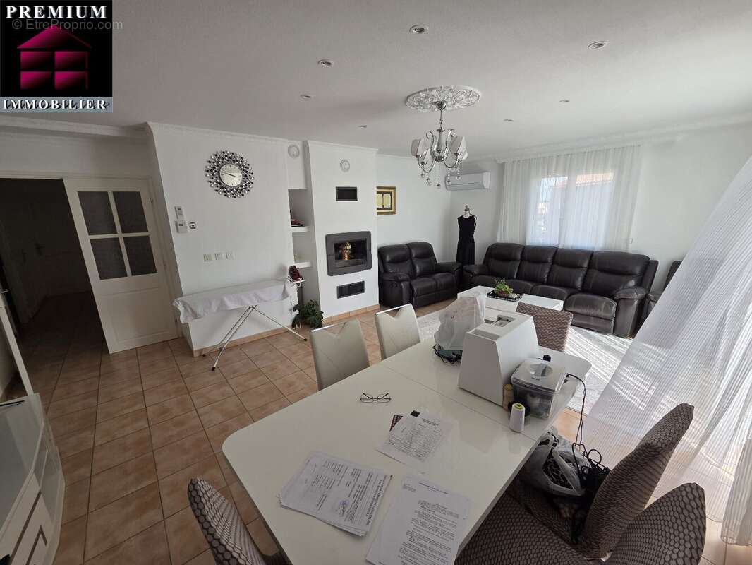 Maison à PEYRESTORTES