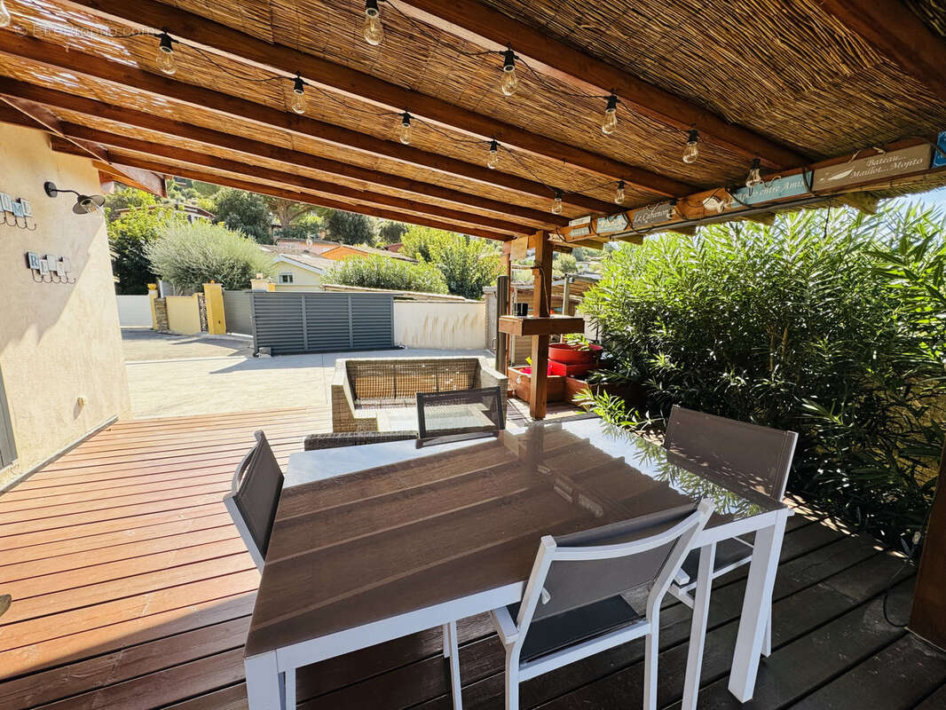 Maison à BORMES-LES-MIMOSAS