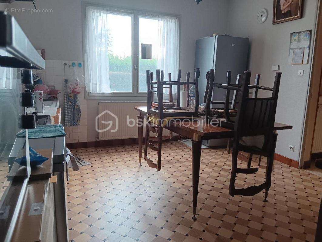 Maison à CHEF-BOUTONNE