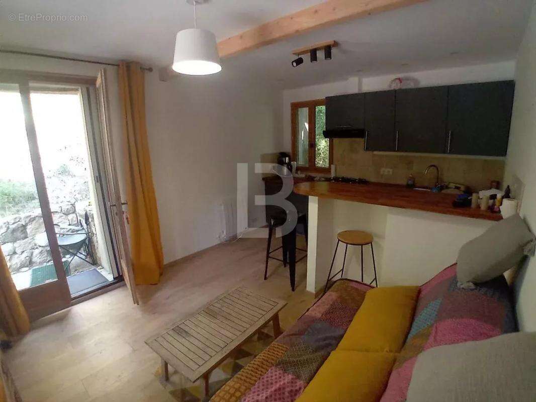 Maison à TOURRETTES-SUR-LOUP