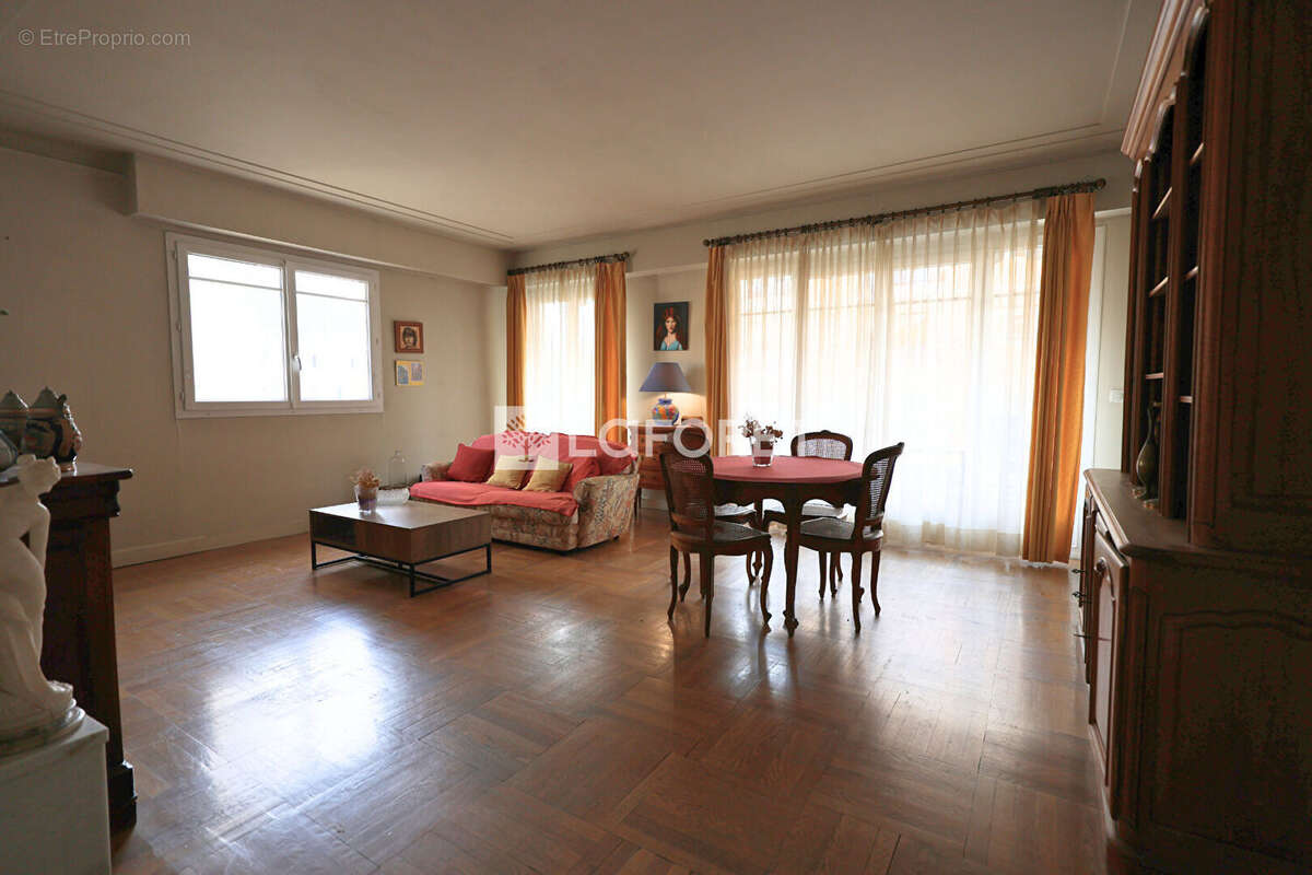 Appartement à LE CANNET