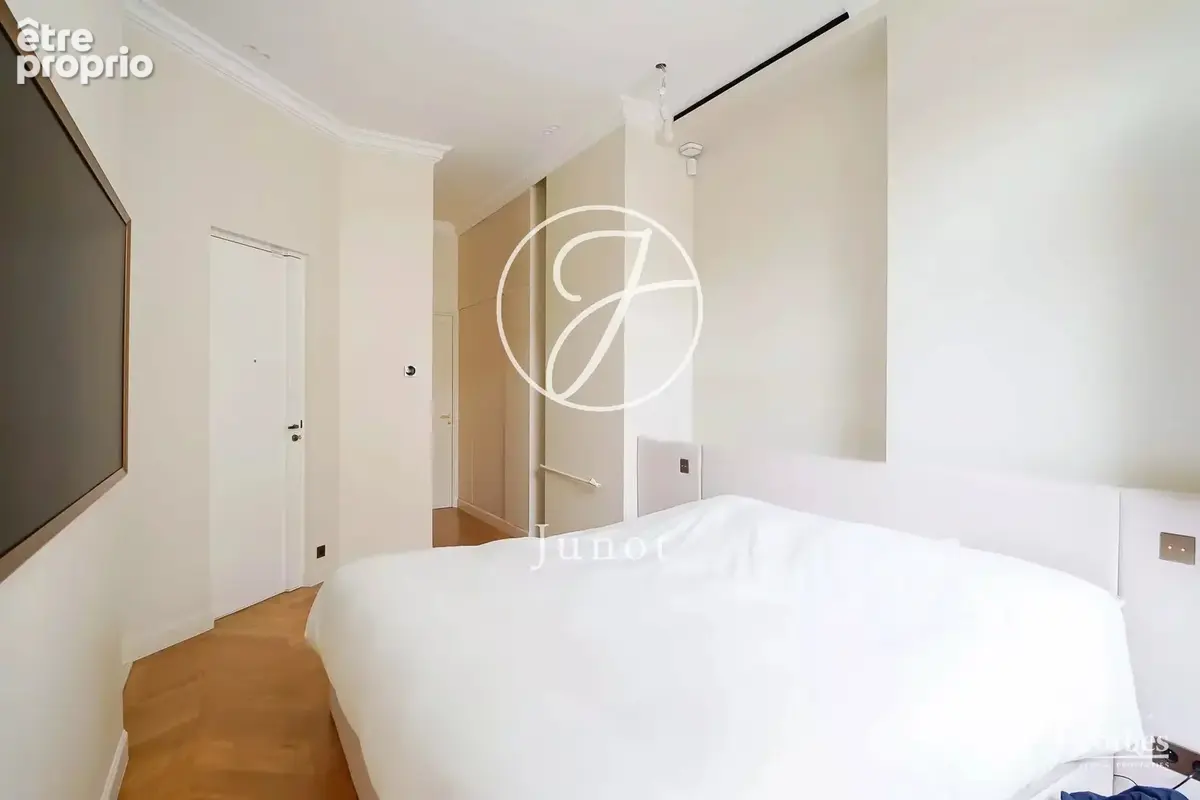 Paris 16e - ALMA-MARCEAU - Appartement - 5 pièces - 142,03m² Carrez - 3 chambres - Vues exceptionnelles - Appartement de service - photo 12