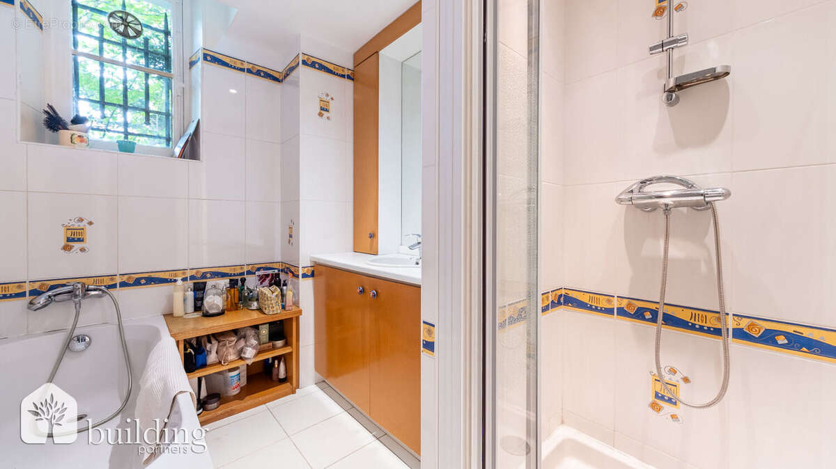 Appartement à COURBEVOIE