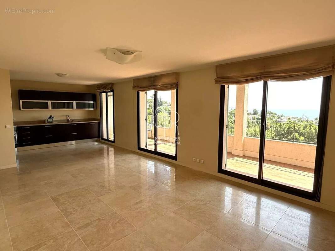 Appartement à VILLENEUVE-LOUBET