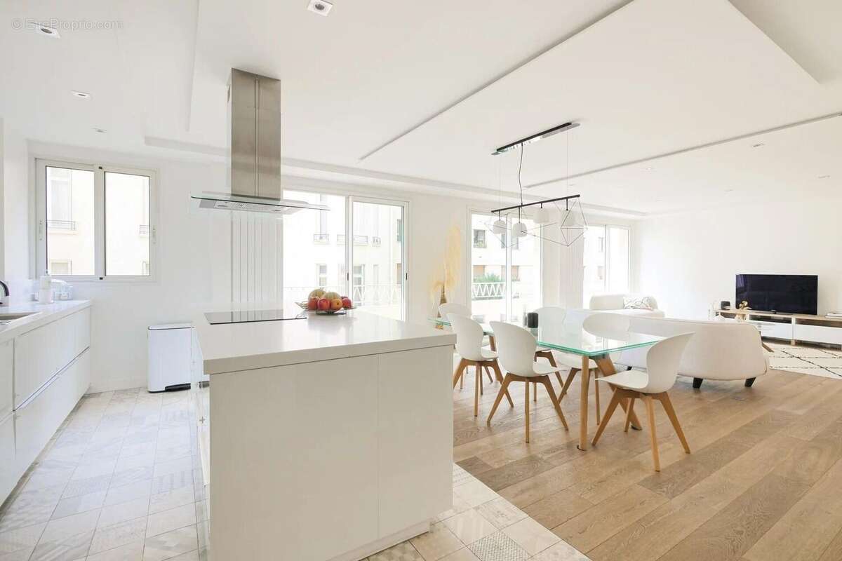 Photo 3 - Appartement à PARIS-16E