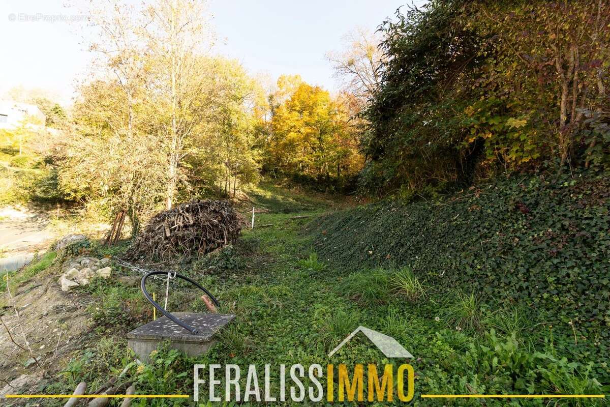 Terrain à VAUX-SUR-SEINE