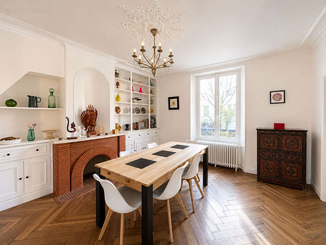 A vendre Maison bourgeoise 242 m²  Jardin 506 m²  Centre-ville de Melun - photo 3