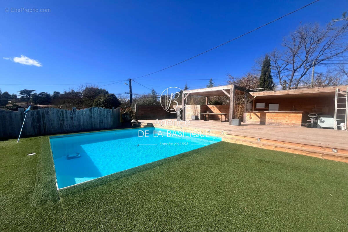 Maison à SAINT-MAXIMIN-LA-SAINTE-BAUME