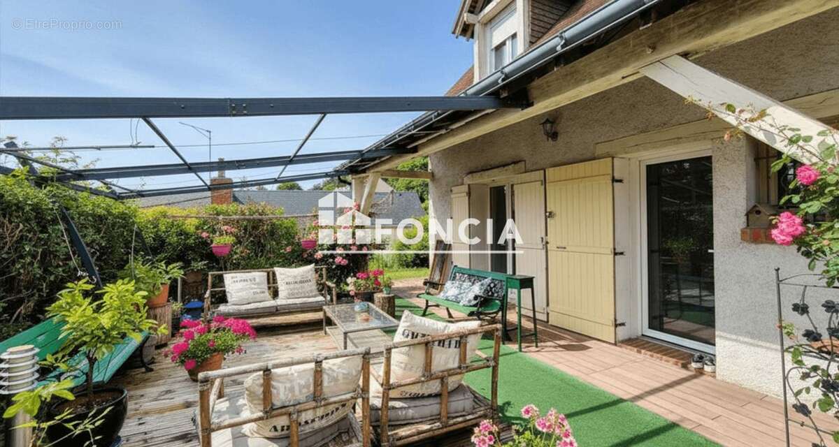 Maison à NAZELLES-NEGRON