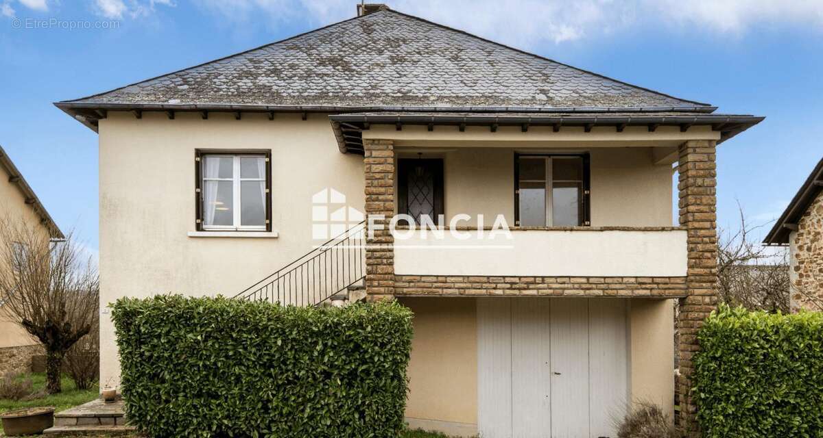 Maison à SAUVETERRE-DE-ROUERGUE